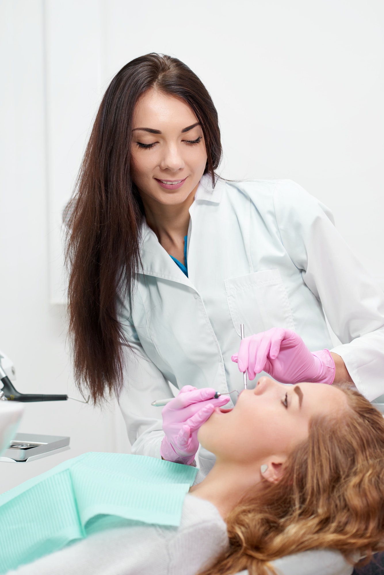 young-woman-at-the-dentist-office-geo-city